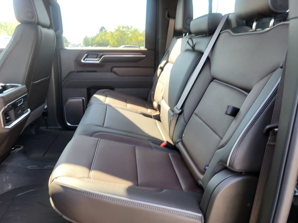New 2025 GMC Sierra 3500 Denali w/ Denali Reserve Package AWD/4WD image 5