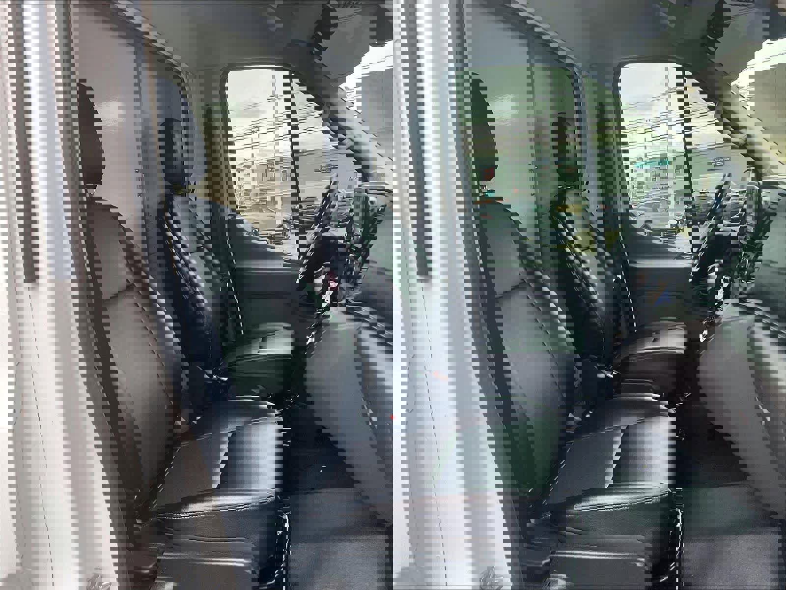 Used 2022 Ford Transit 350 DRW image 11