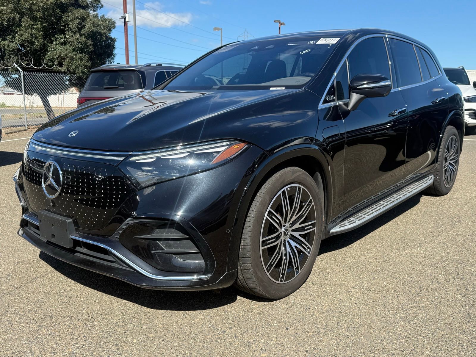 Used 2023 Mercedes-Benz EQS 580 4MATIC SUV image 2