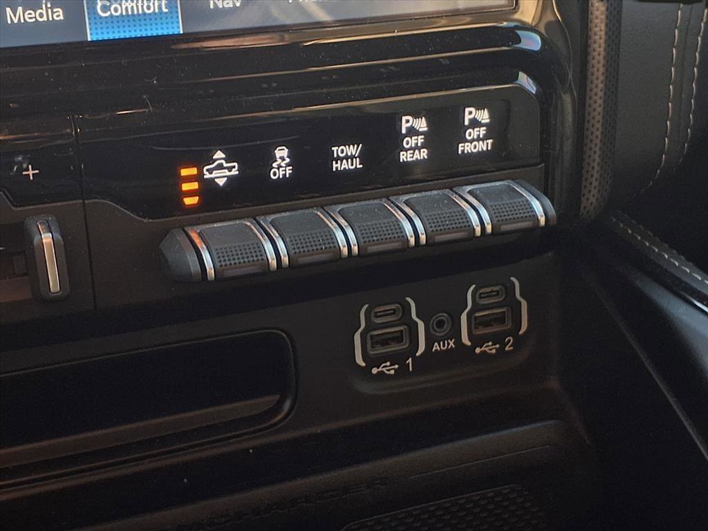 Used 2022 RAM 1500 Limited w/ Body Color Bumper Group image 9