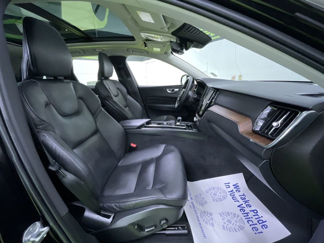 Used 2024 Volvo XC60 B5 Plus image 28