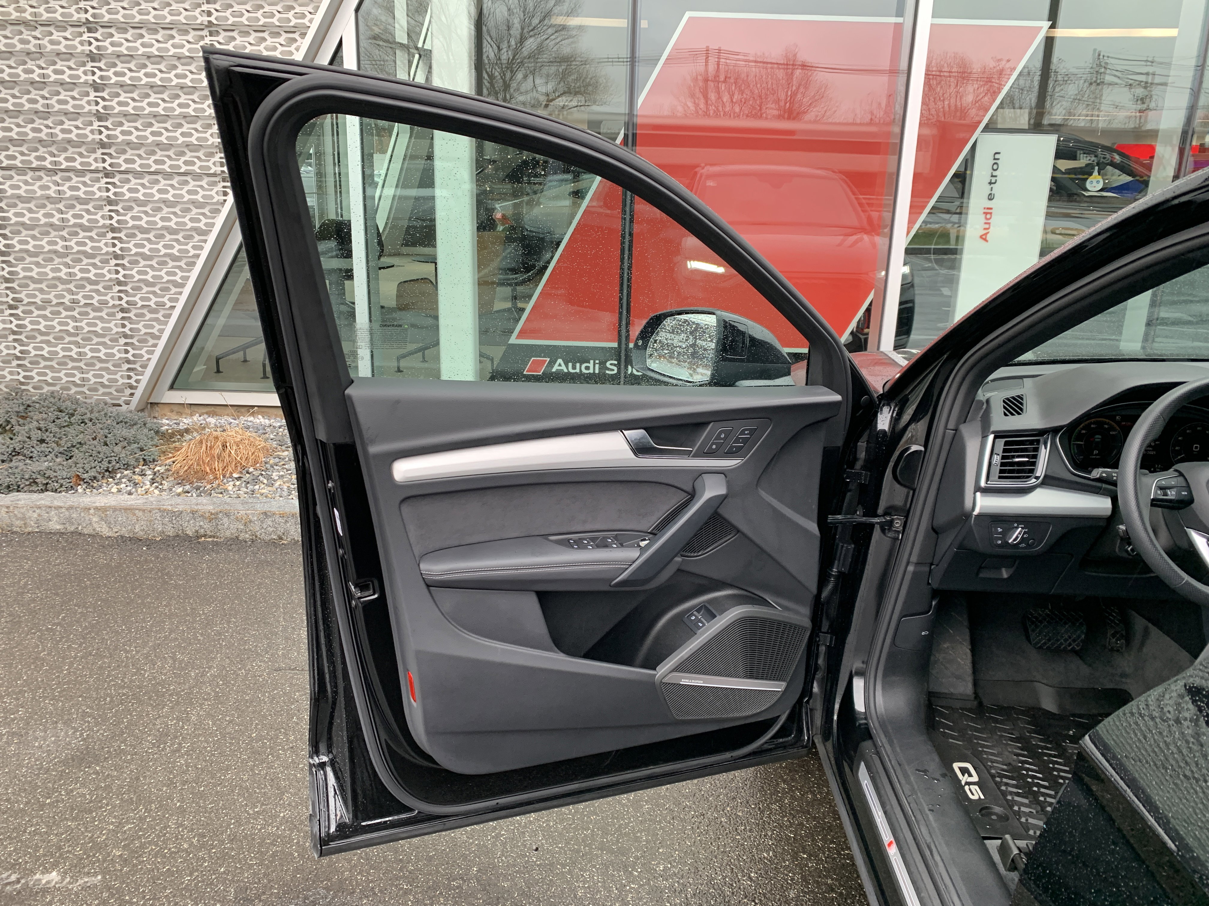 Certified 2024 Audi Q5 e Premium Plus w/ Premium Plus Package image 8