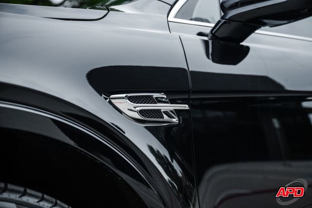 Used 2018 Bentley Bentayga AWD/4WD image 26