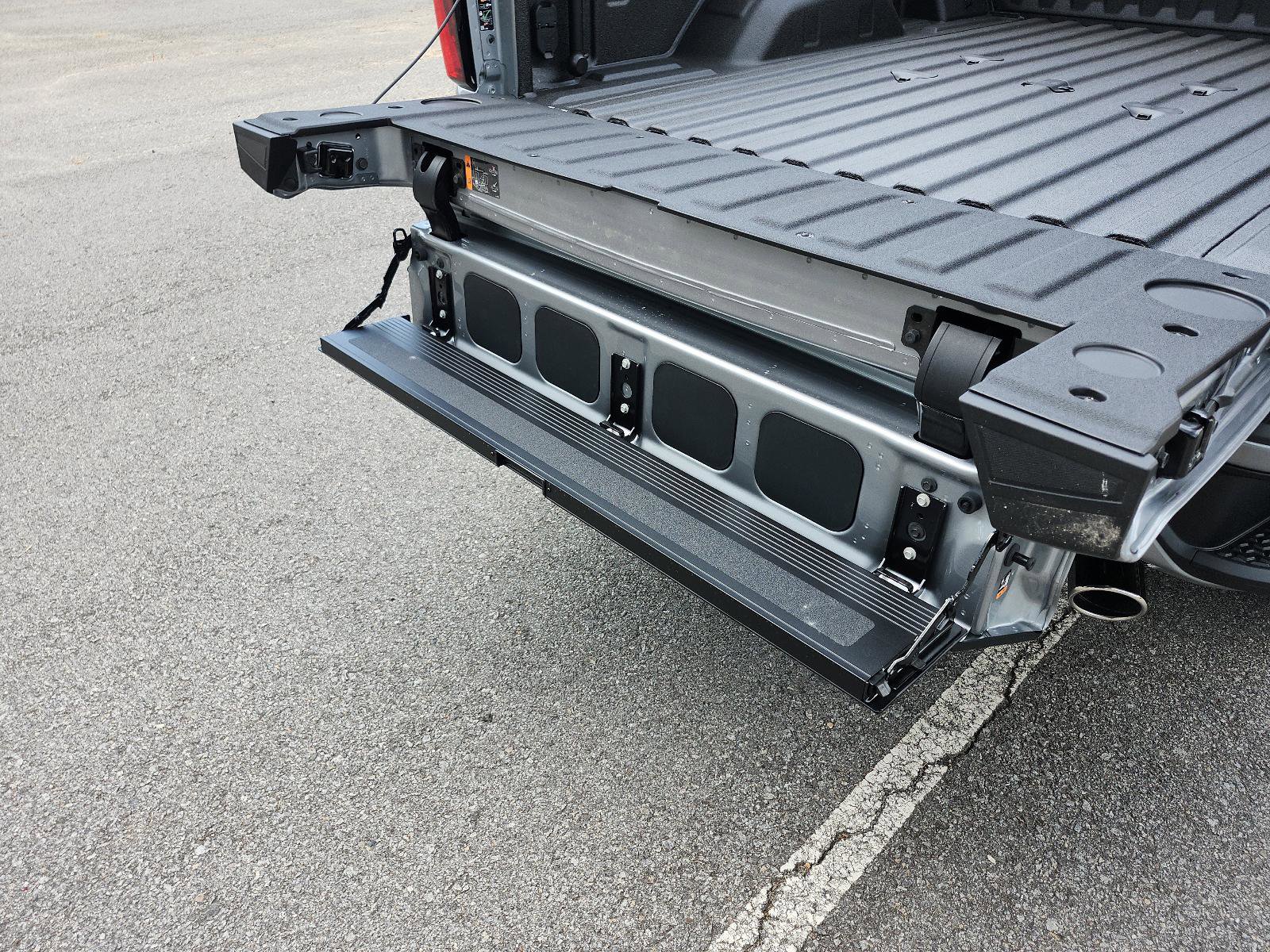 New 2025 GMC Sierra 2500 Denali w/ Denali Reserve Package image 12