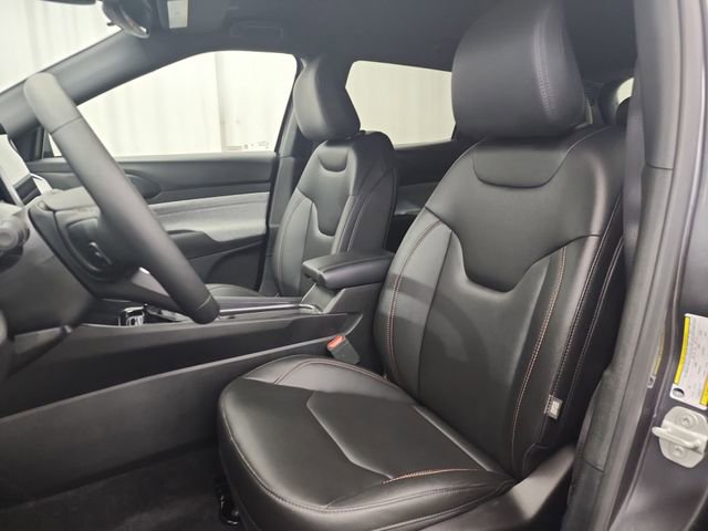 Used 2024 Jeep Compass Latitude image 17