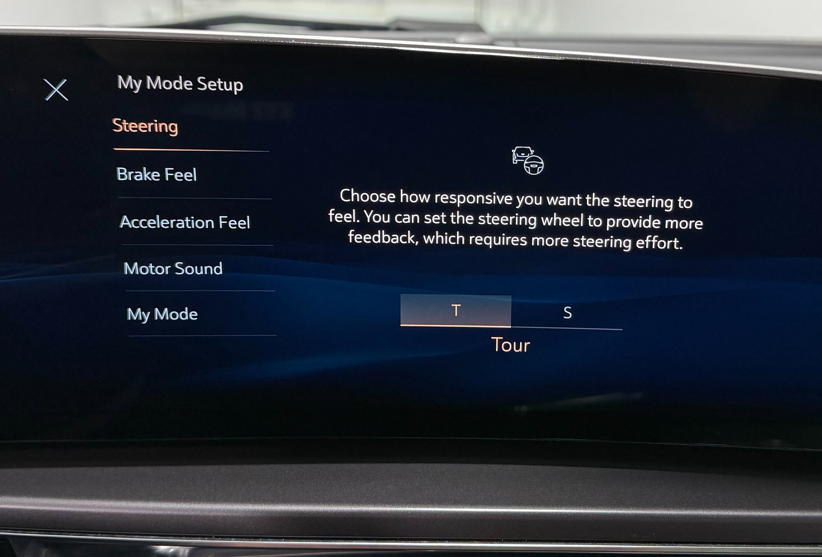 Used 2024 Cadillac Lyriq Tech RWD image 25