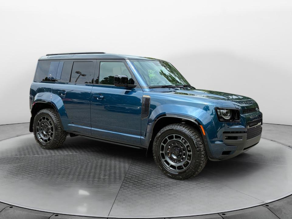 New 2026 Land Rover Defender 110 AWD/4WD image 3