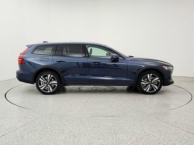 New 2026 Volvo V60 B5 Cross Country Plus w/ Climate Package image 4