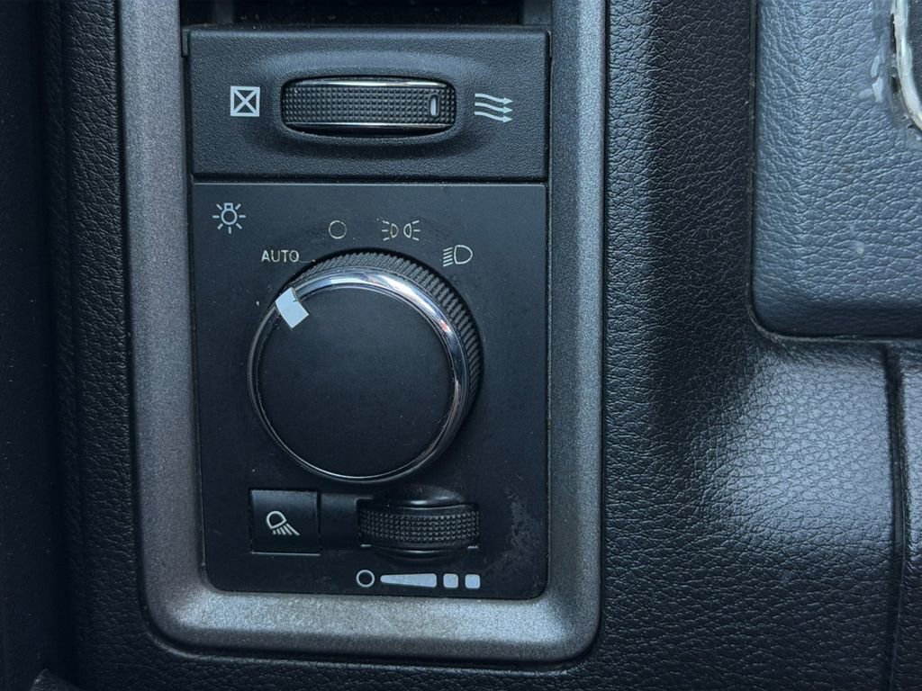 Used 2018 RAM 2500 Tradesman w/ Chrome Appearance Group image 20