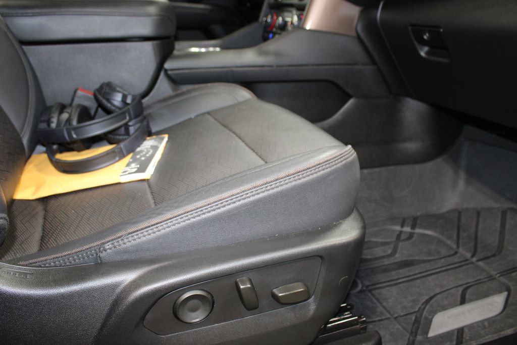 Used 2024 Chevrolet Tahoe High Country image 23