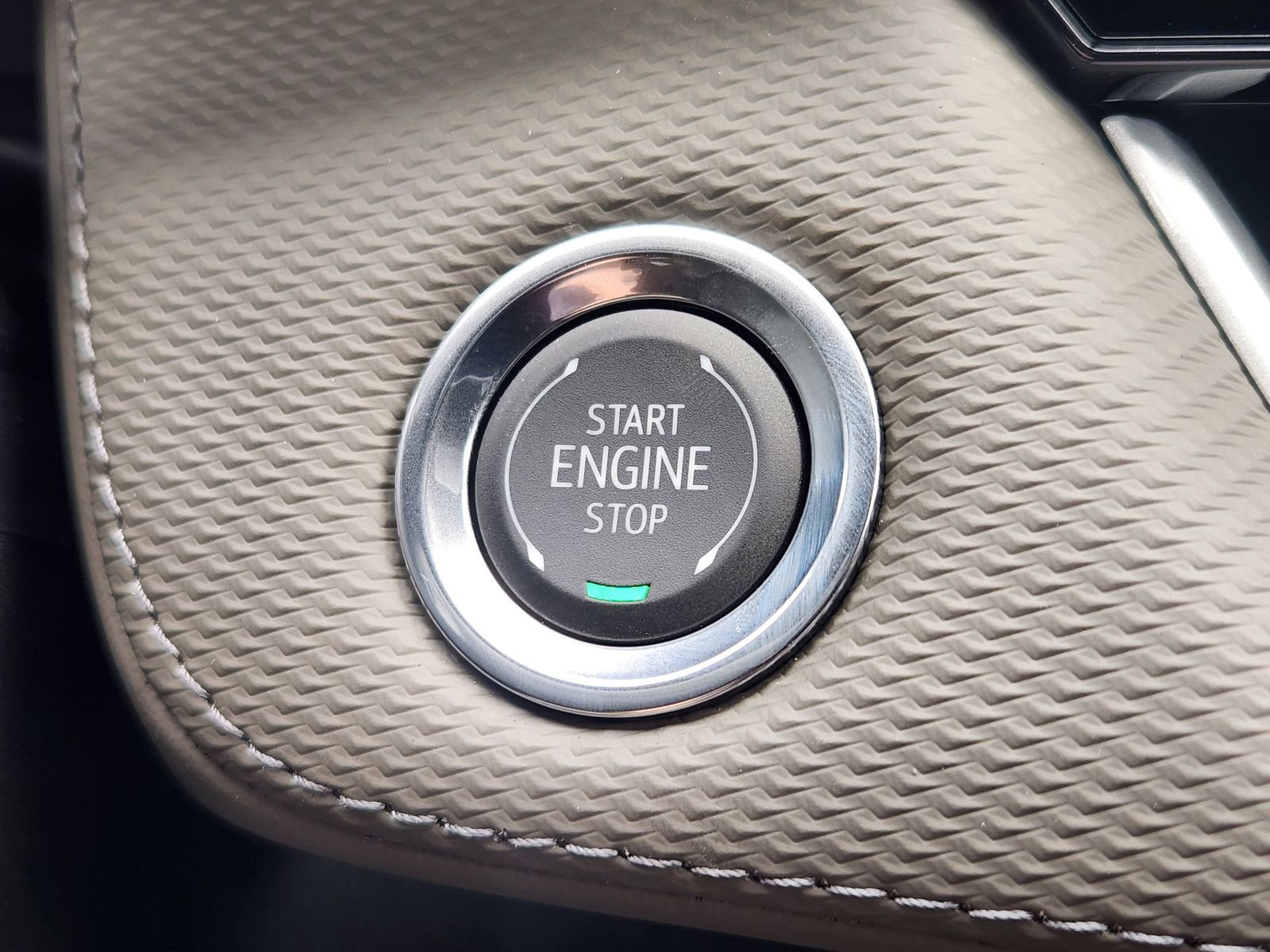 New 2026 Chevrolet Equinox LT w/ Convenience Package II image 18