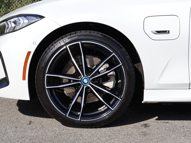 Used 2023 BMW 330e xDrive w/ M Sport Package AWD/4WD image 29