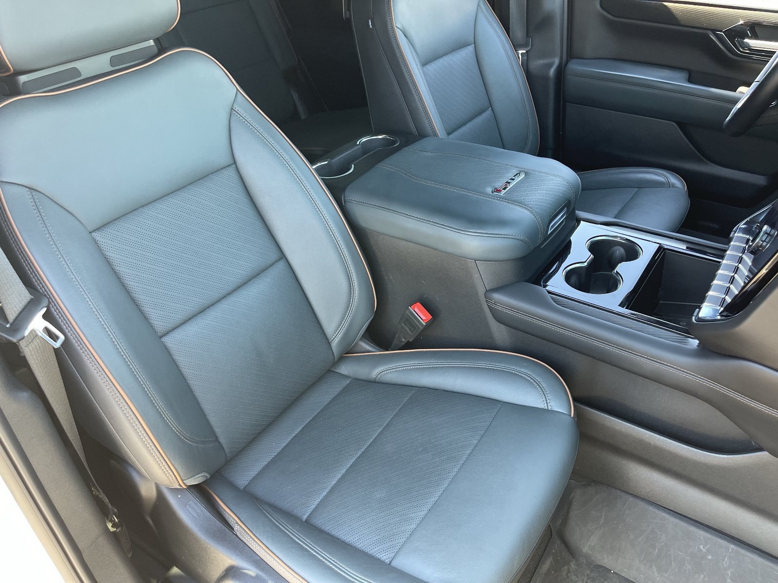 Certified 2025 GMC Yukon AT4 AWD/4WD image 12