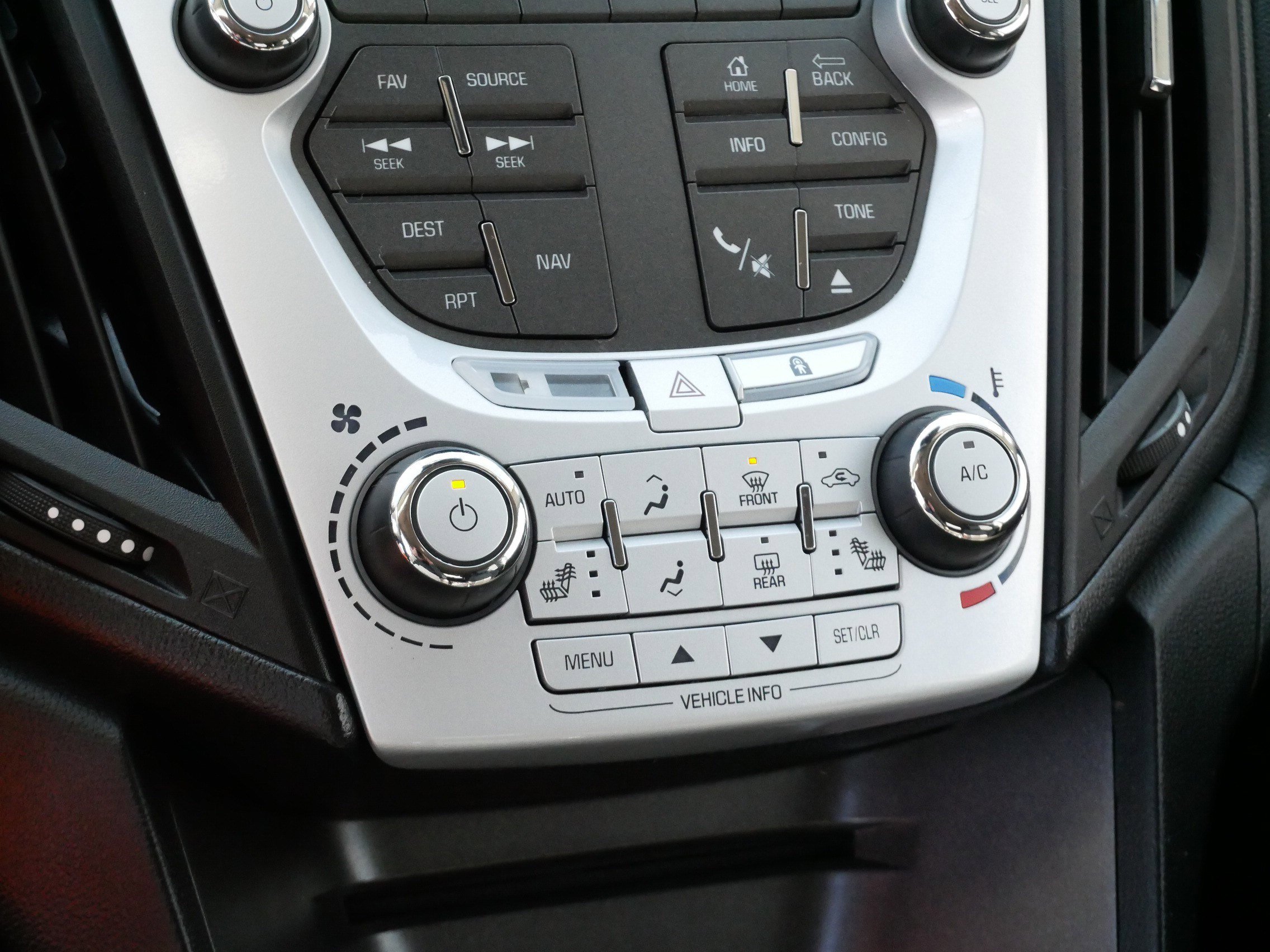 Used 2015 Chevrolet Equinox LTZ image 23