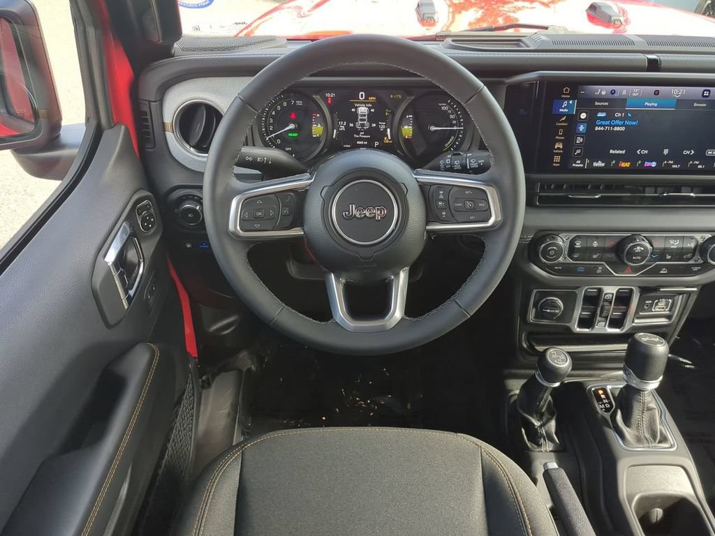 Used 2025 Jeep Wrangler Unlimited Sahara AWD/4WD image 16