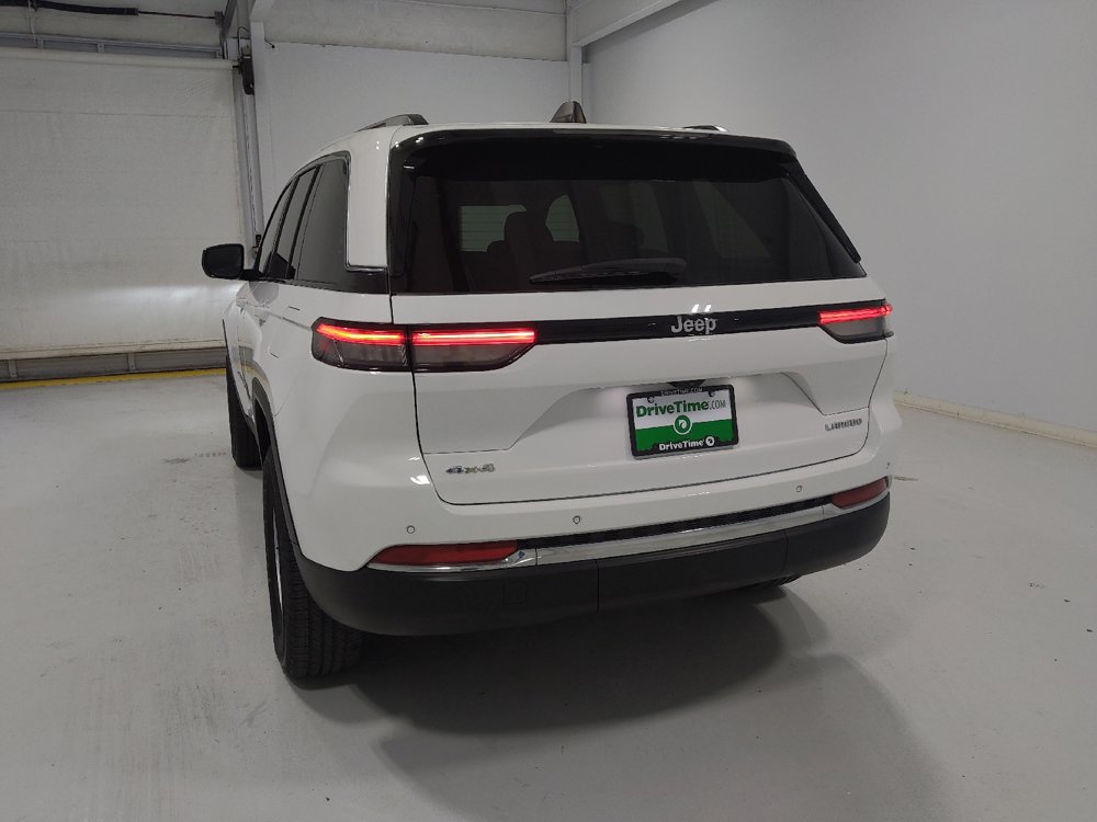 Used 2023 Jeep Grand Cherokee Laredo w/ Luxury Tech Group I AWD/4WD image 6