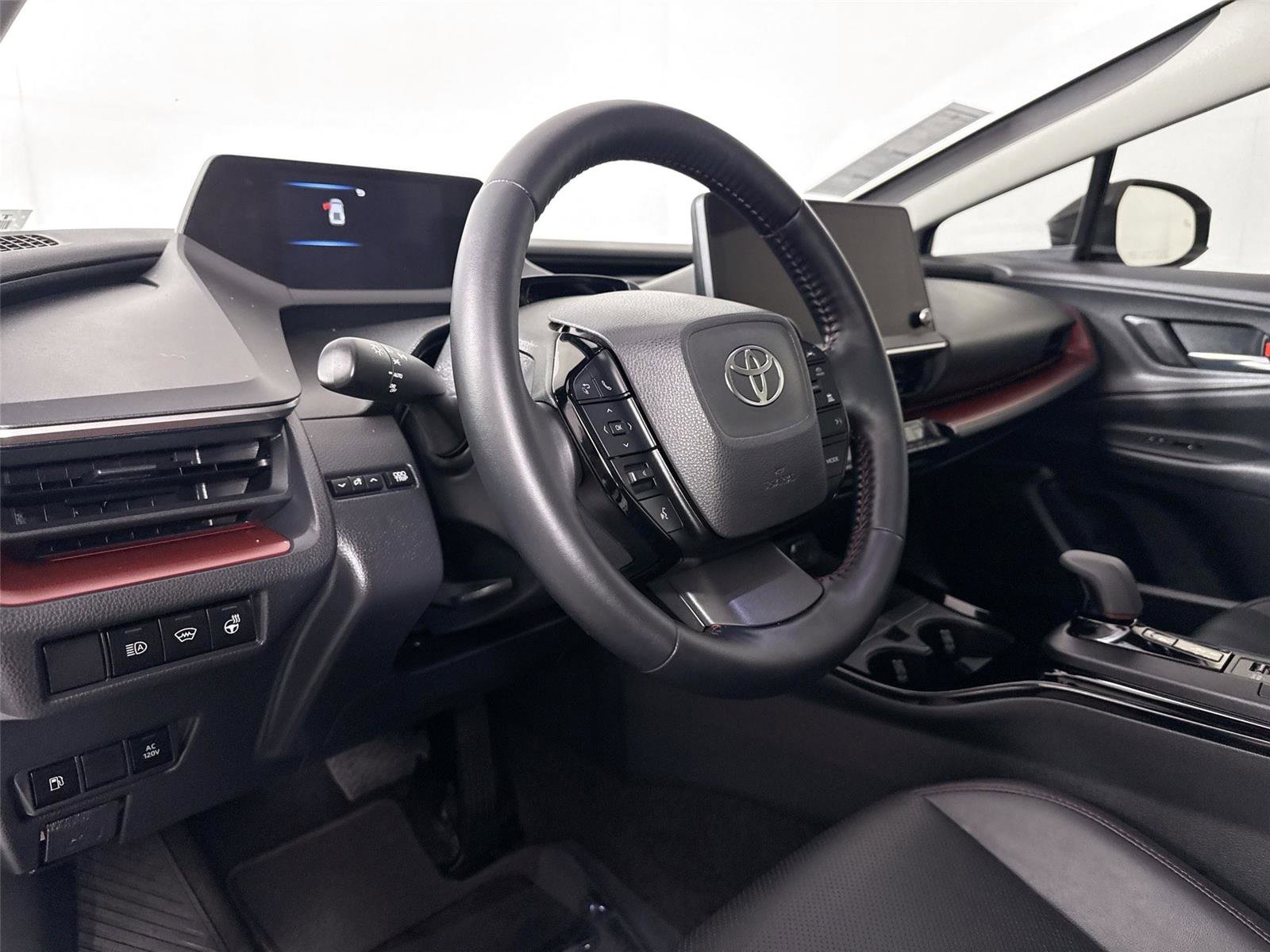 Used 2023 Toyota Prius Prime FWD image 4