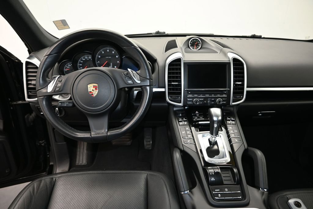 Used 2014 Porsche Cayenne AWD/4WD image 16
