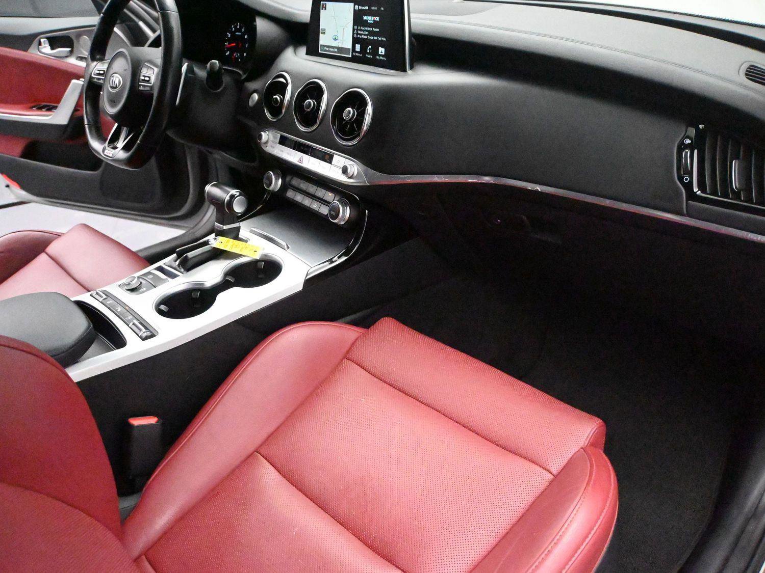 Used 2019 Kia Stinger GT1 image 19