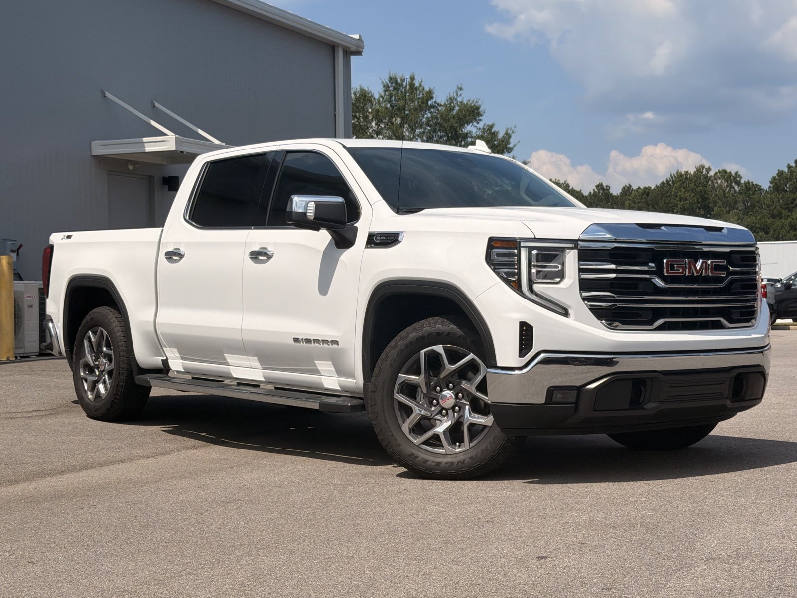 Used 2025 GMC Sierra 1500 SLT w/ SLT Premium Package AWD/4WD image 2