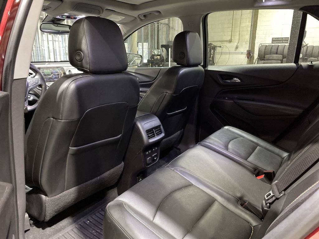 Used 2018 Chevrolet Equinox Premier image 3
