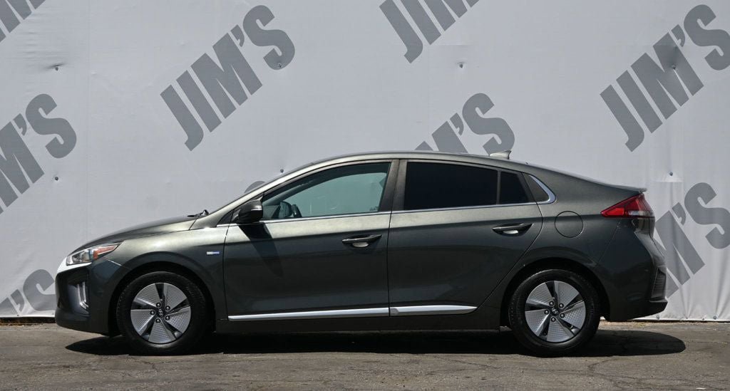 Used 2020 Hyundai Ioniq SE FWD image 1