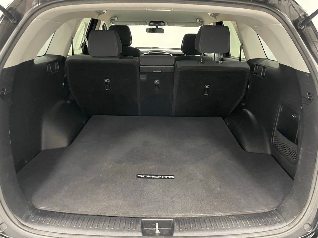 Used 2016 Kia Sorento LX image 23
