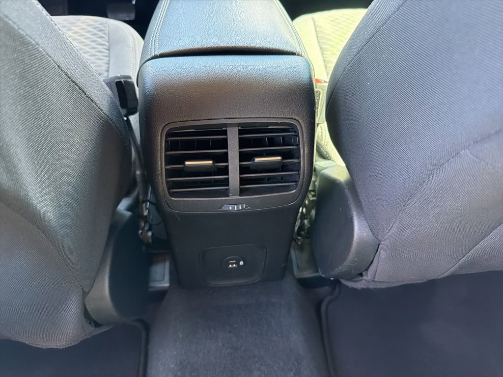 Used 2020 Ford Escape SE image 18