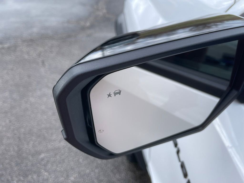 Used 2025 Chevrolet Colorado Trail Boss w/ Midnight Edition image 27