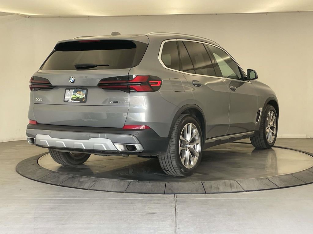 Used 2024 BMW X5 xDrive40i w/ Premium Package AWD/4WD image 5