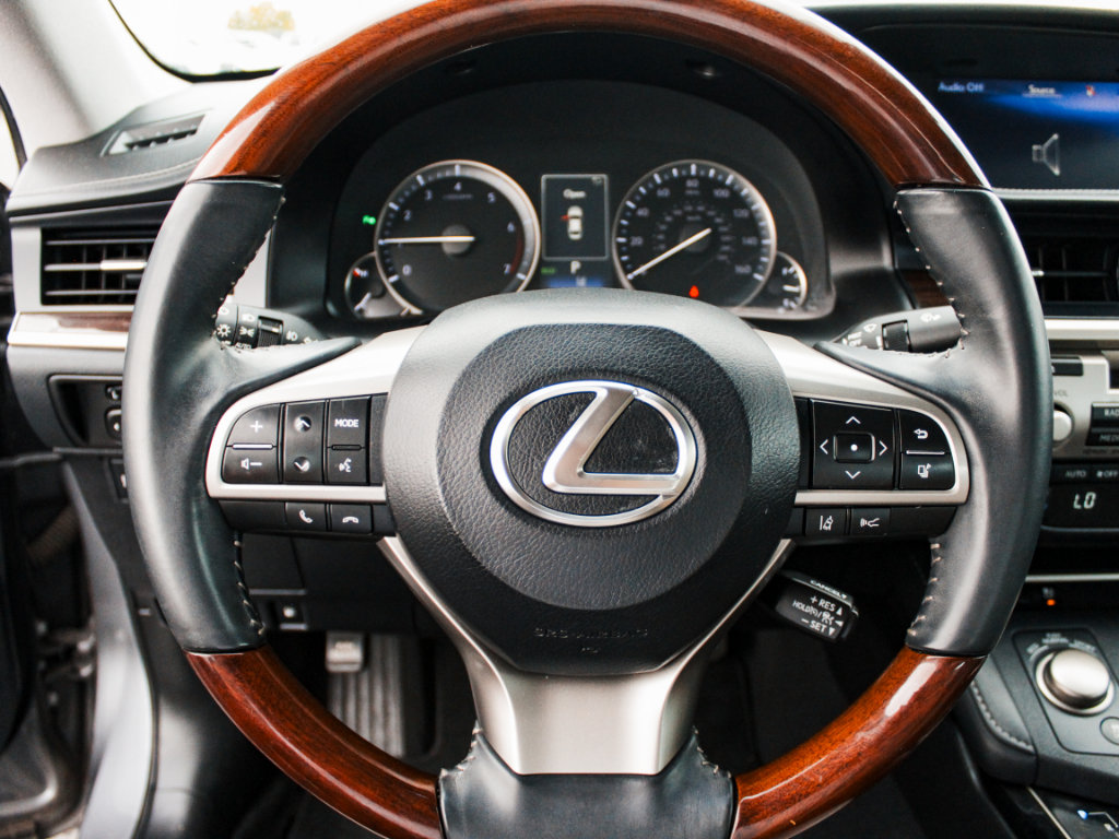 Used 2018 Lexus ES 350 w/ Navigation System Package FWD image 14