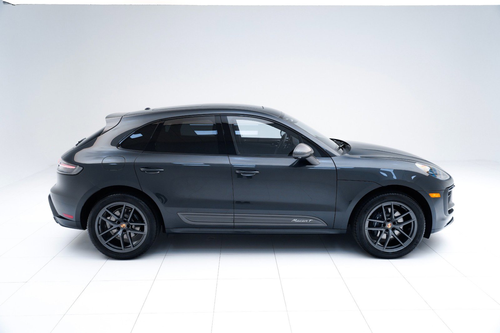 New 2026 Porsche Macan image 8