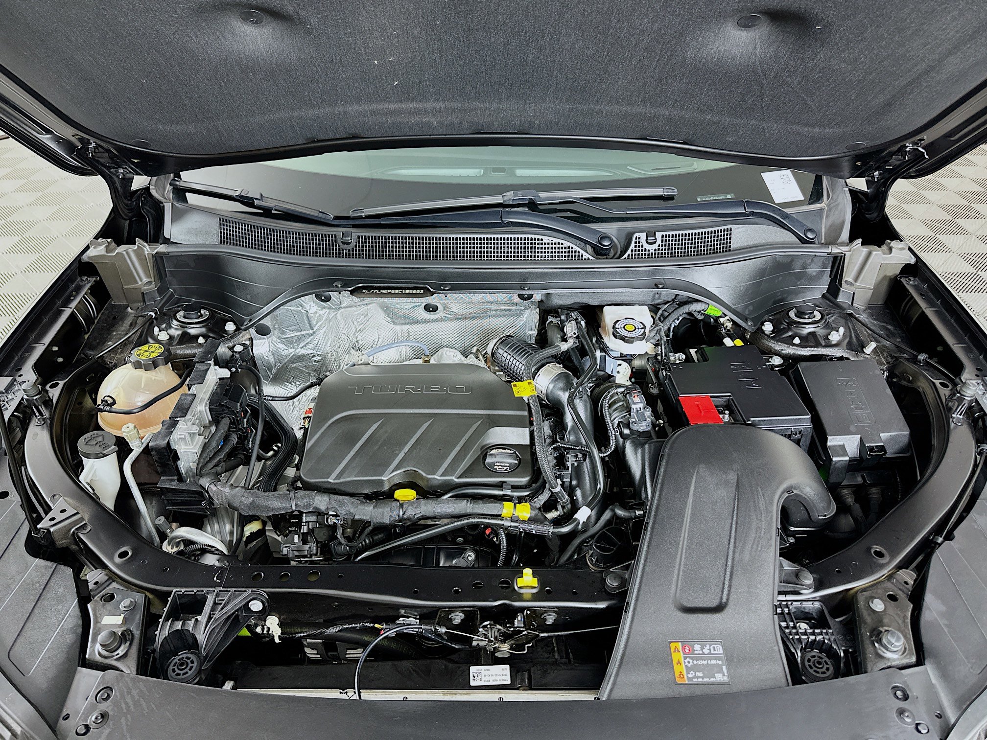 Used 2025 Chevrolet Trax LT FWD image 31