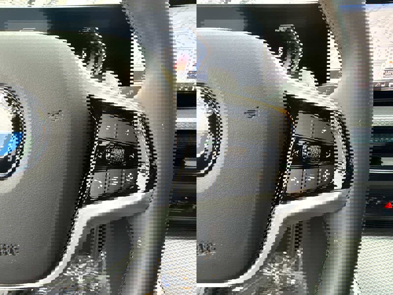 Certified 2025 BMW 330i xDrive Sedan w/ Premium Package image 23