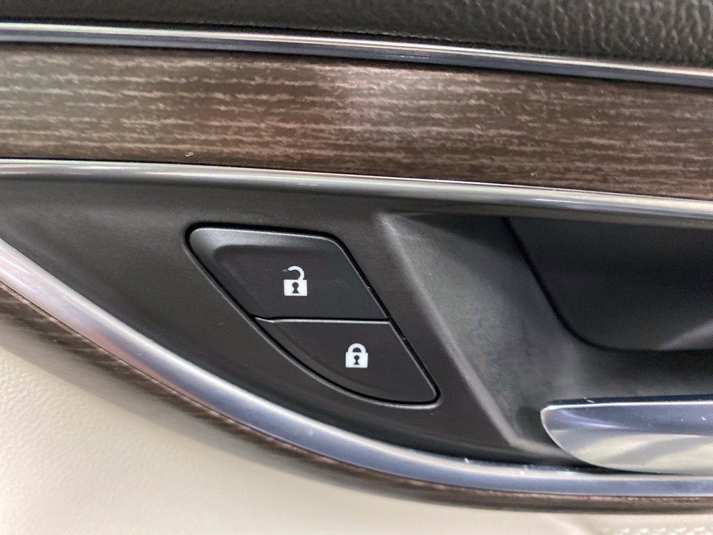 Used 2023 Buick Envision Avenir AWD/4WD image 21