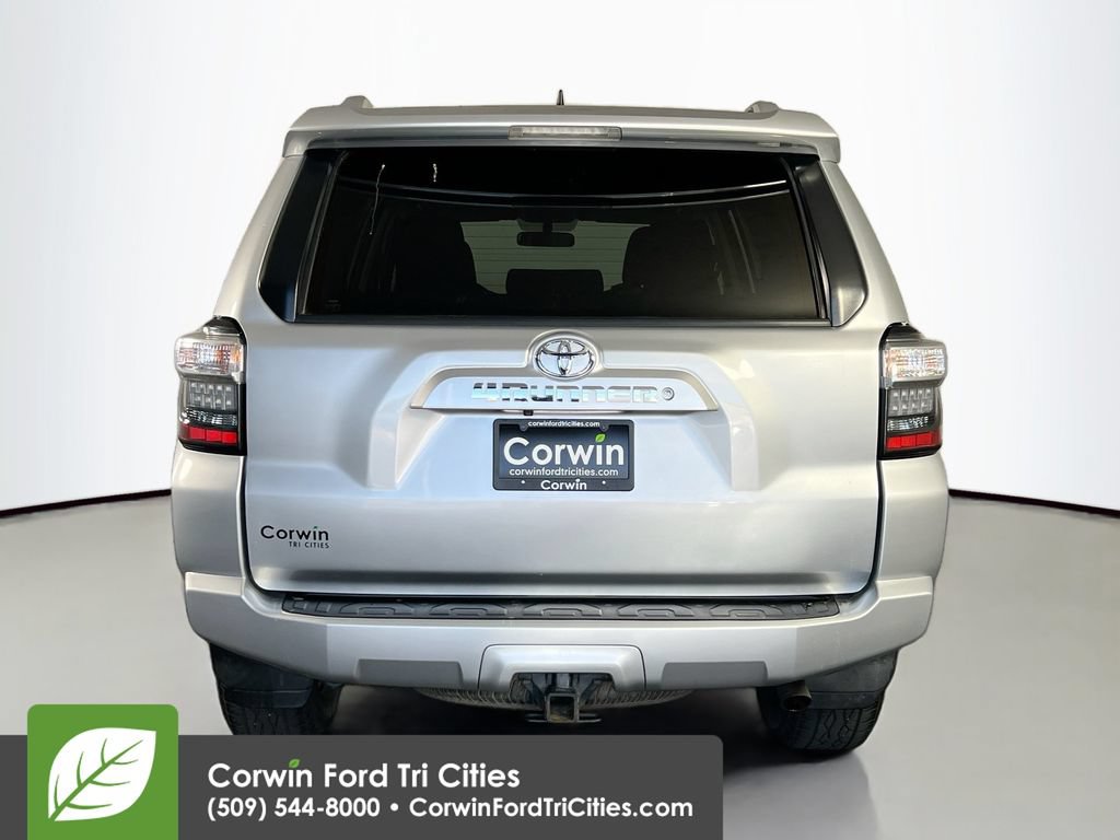 Used 2016 Toyota 4Runner SR5 w/ Four Season Floor Mat Package AWD/4WD image 13