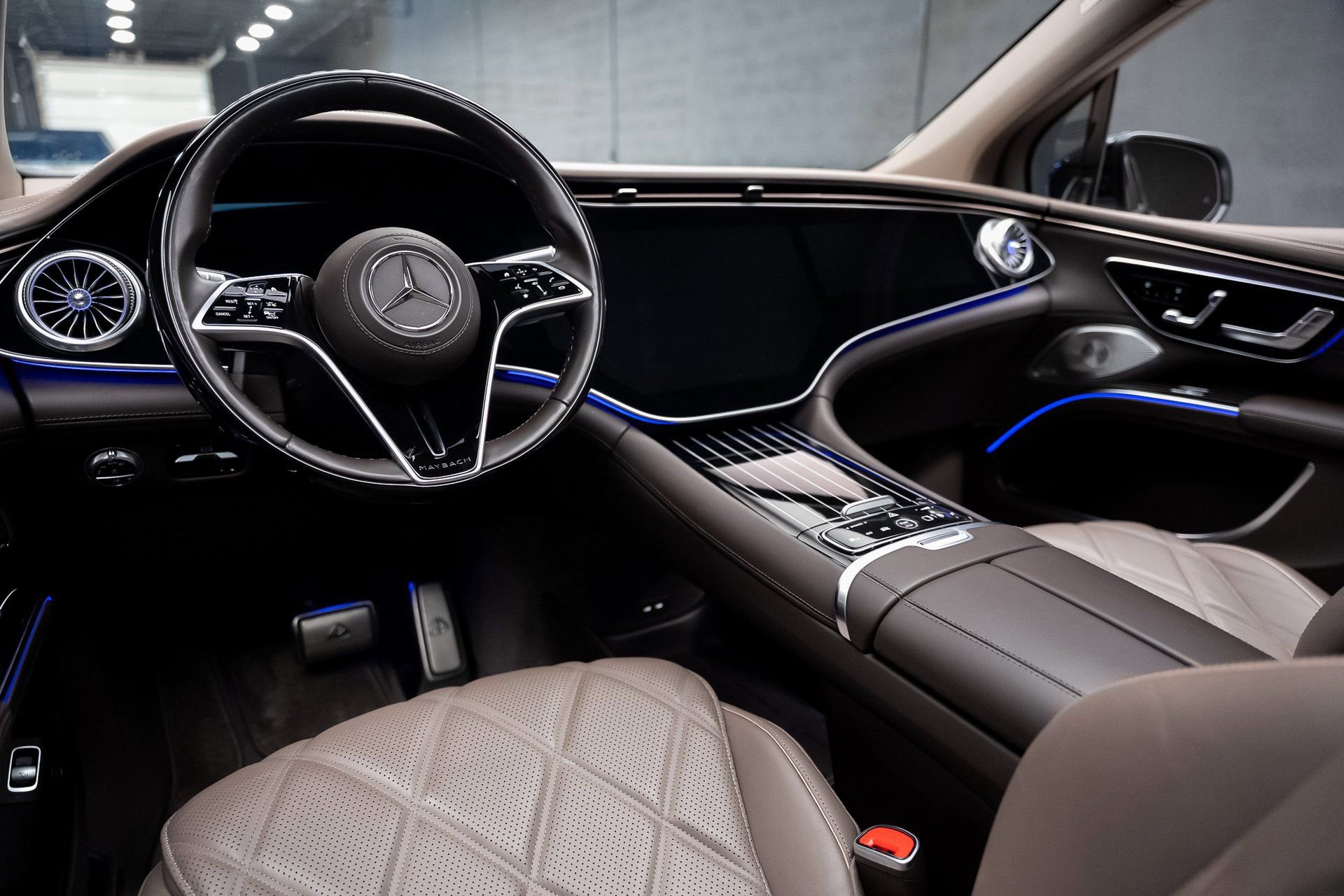 Used 2024 Mercedes-Benz Maybach EQS 680 4MATIC image 2