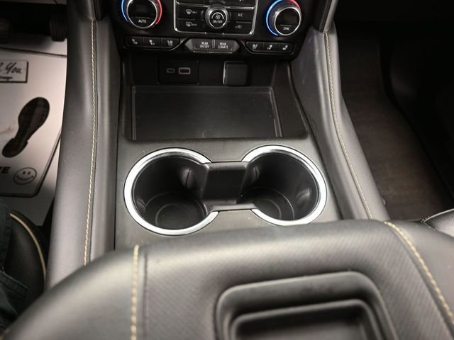 Used 2023 Chevrolet Suburban Premier image 11