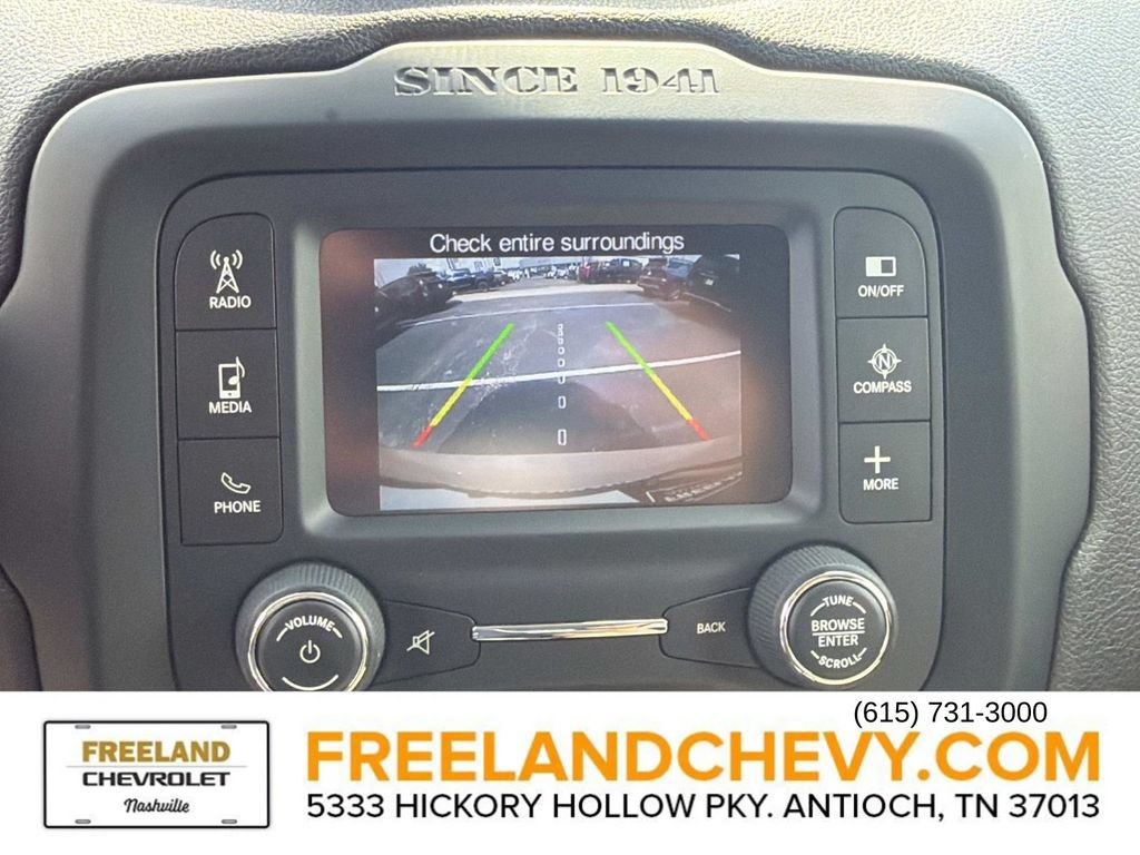 Used 2016 Jeep Renegade Latitude FWD image 32