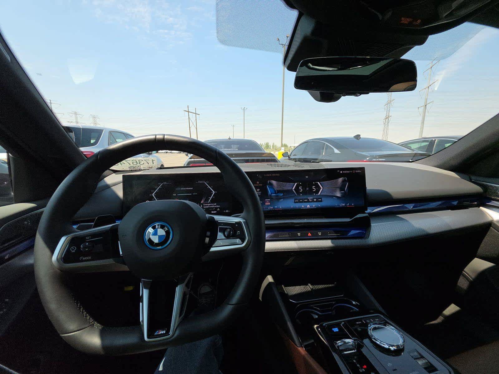 Used 2025 BMW i5 xDrive40 w/ Executive Package AWD/4WD image 8