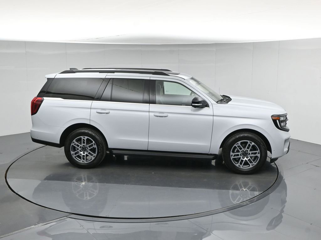 Used 2025 Ford Expedition Active AWD/4WD image 60