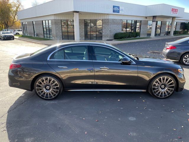 Used 2024 Mercedes-Benz E 450 4MATIC Sedan image 4