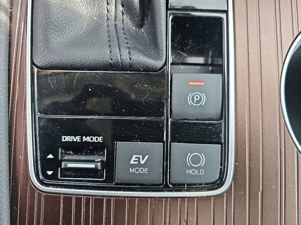 Used 2024 Toyota Sienna XLE AWD/4WD image 18