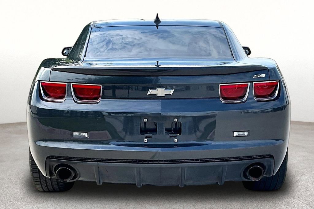Used 2013 Chevrolet Camaro SS RWD image 4
