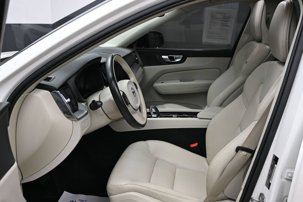 Used 2024 Volvo XC60 B5 Core w/ Protection Package Premier AWD/4WD image 27
