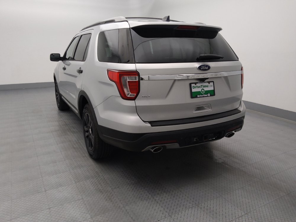 Used 2018 Ford Explorer XLT FWD image 6