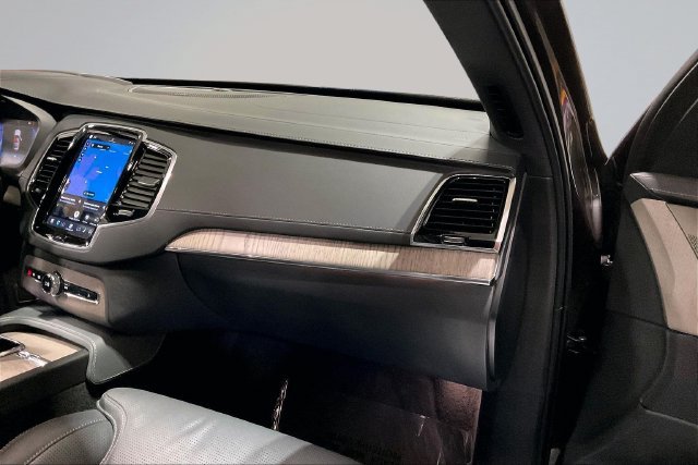 Certified 2024 Volvo XC90 T8 Ultimate w/ Protection Package Premier AWD/4WD image 20