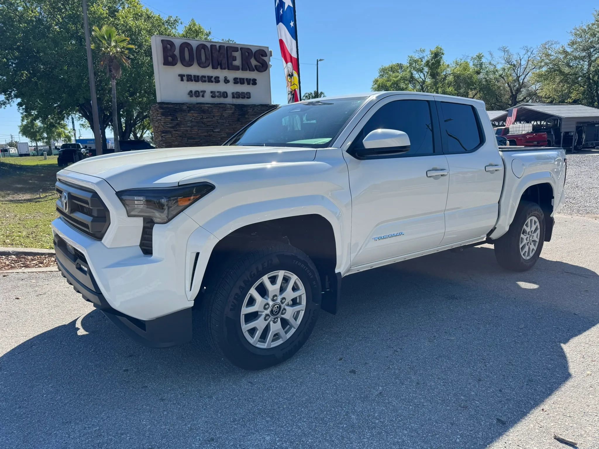 Used 2025 Toyota Tacoma SR5 image 1