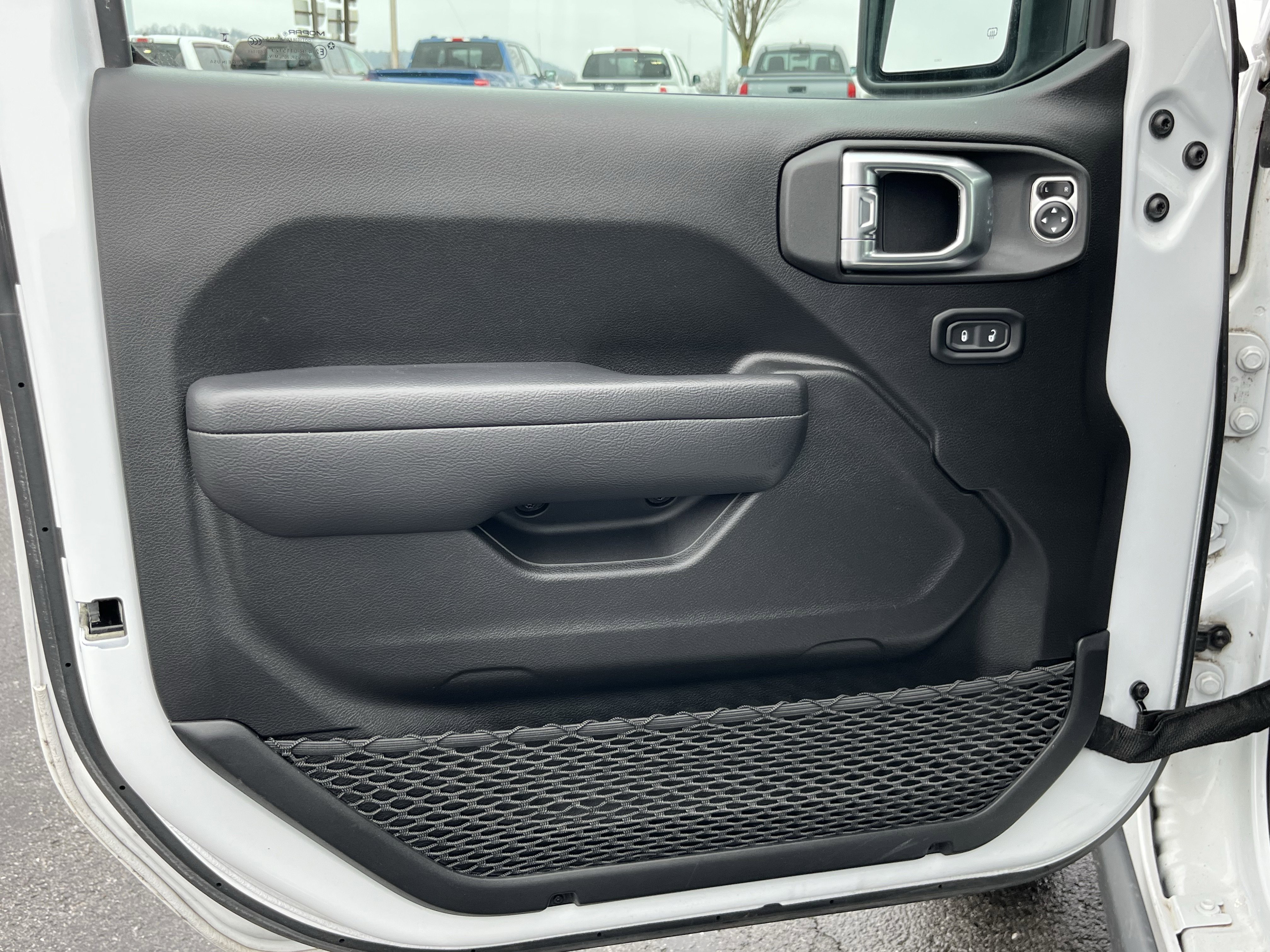 Used 2023 Jeep Wrangler Willys 4xe w/ Sun & Screen Package image 18