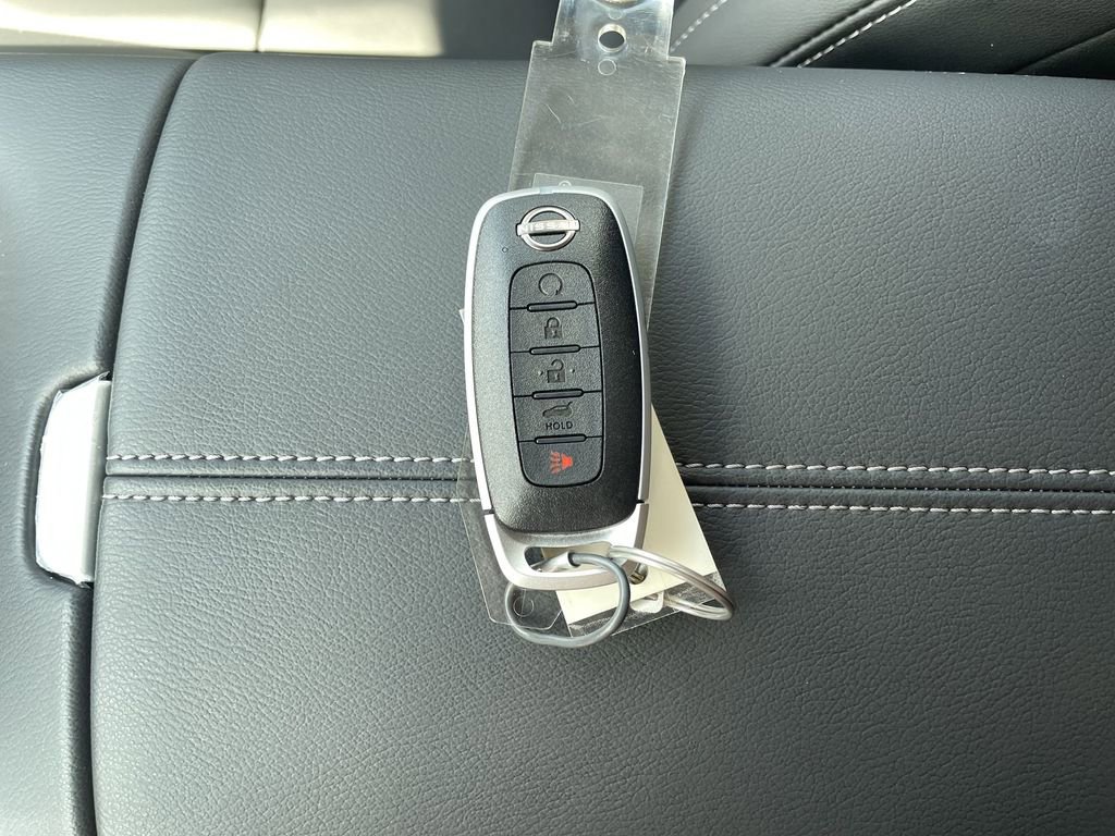 Certified 2025 Nissan Murano SV image 32